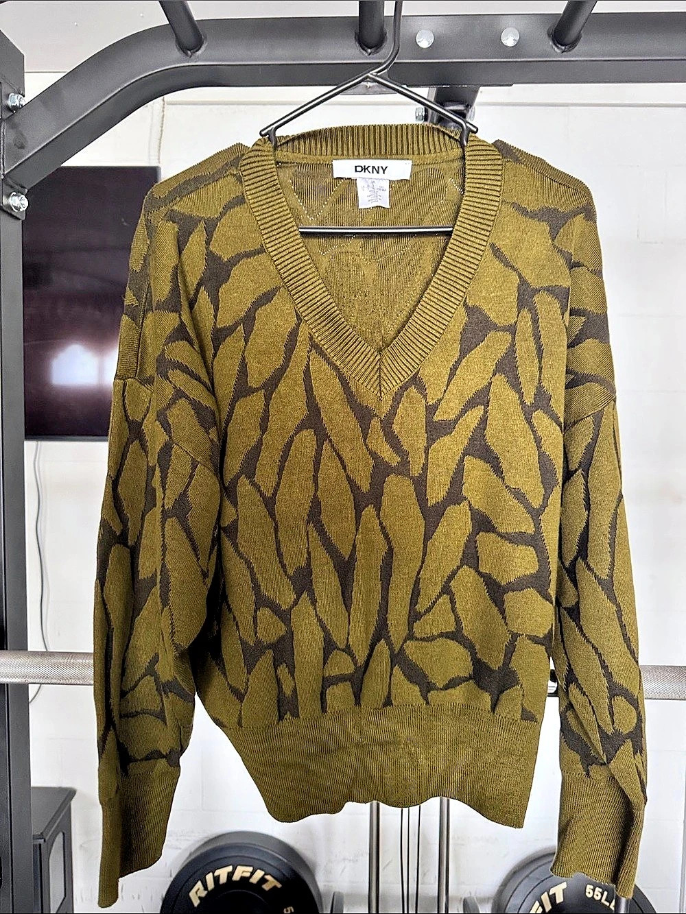 DKNY Abstract V-Neck Sweater in Green & Brown Size Large
